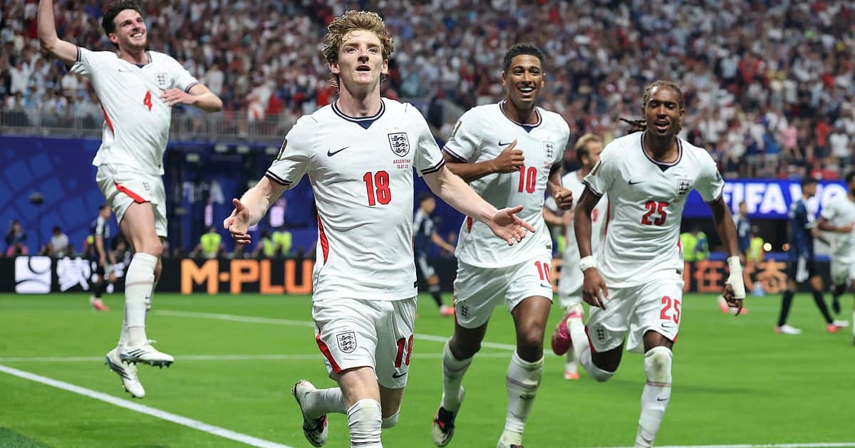 qaumiawaz2F2026-07-192Fidqamm642FEngland-Football-Team-26.JPG